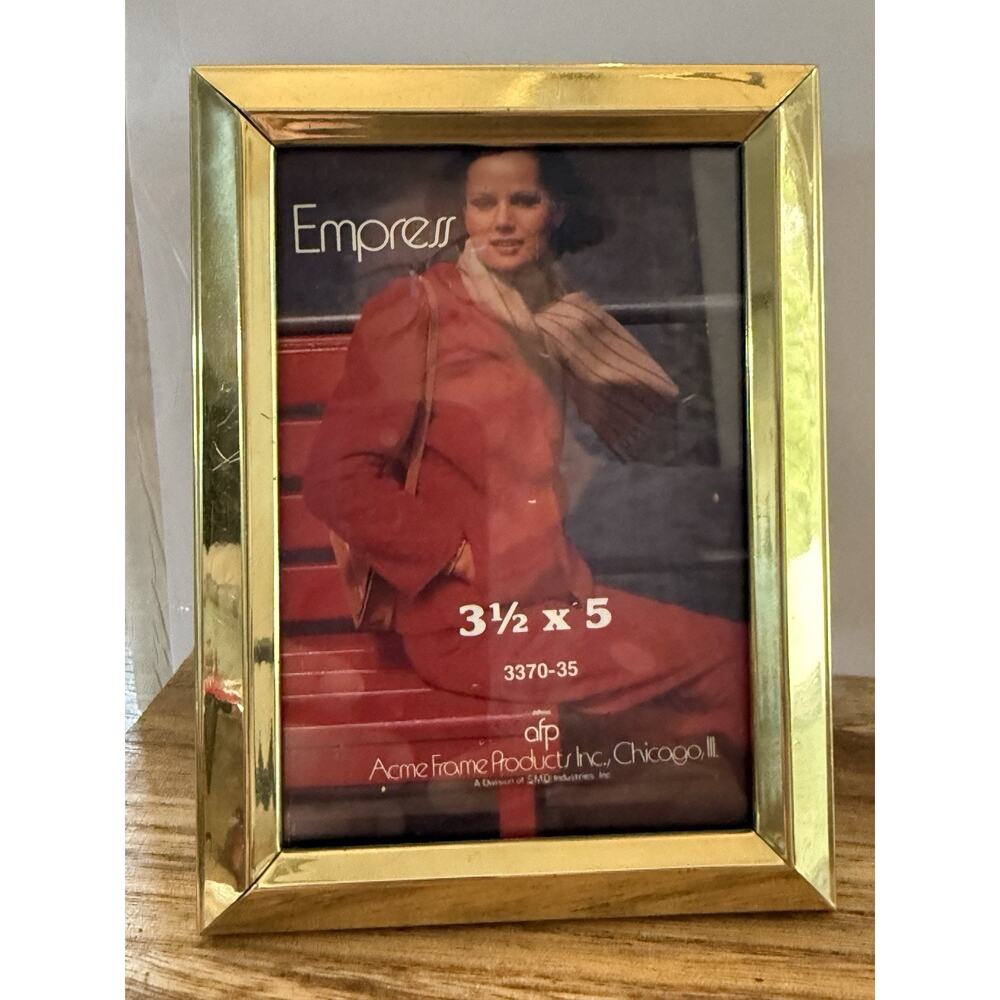 Vintage Acme Frame Products, Inc. Empress 6x4.5” Gold Tone Metal Picture Frame